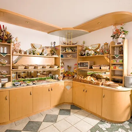 Drei-maederl-haus Hotel 4*